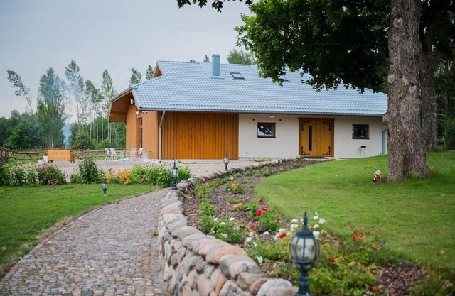 Saules viesību nams