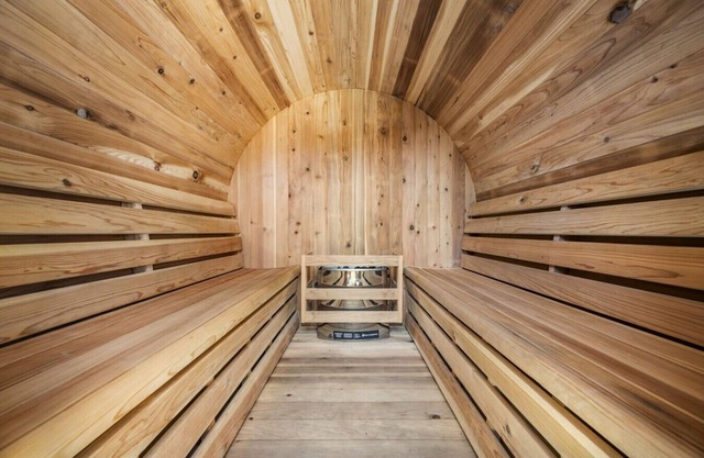SAUNA + ICE BATH! - Your Health Retreat Escape