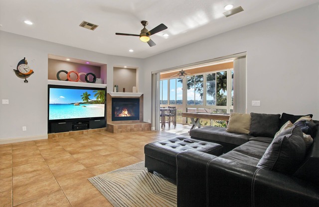 Scenic 3-bedroom house in lovely Apopka with AC, WiFi and beautiful natural view
