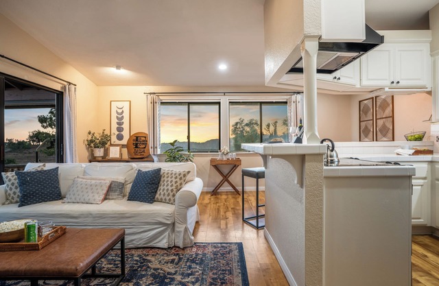 Scenic Deck w/Sunset Views & Dining Near Temecula Wineries | Estrada Ranch