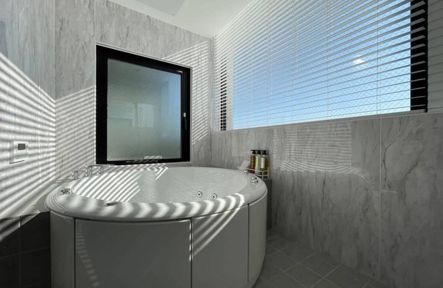 Scenic Penthouse Studio | Jacuzzi & Terrace