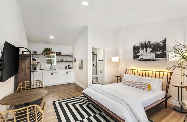 SCH10 · Aawanui Studio Suite.ʻoluʻolu komo