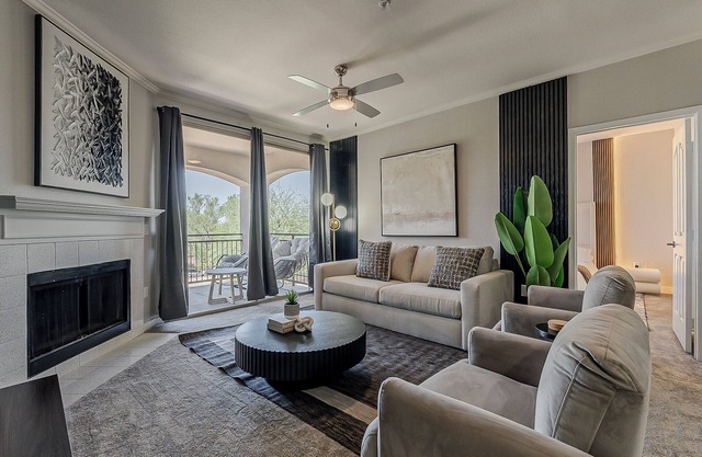 Scottsdale 2BR Pool Gym Free Parking Central
