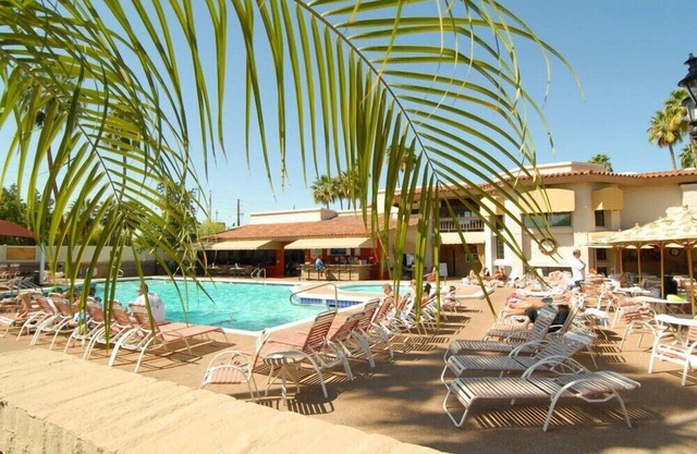 Scottsdale Camelback Resort Elegant 2BR Condo with Mini Golf