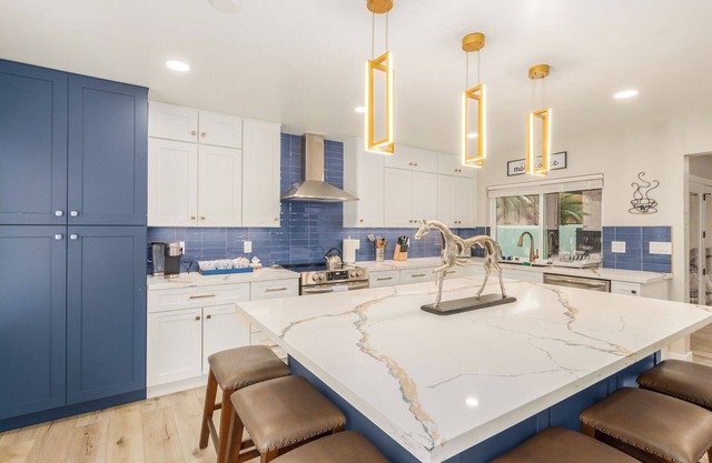 Scottsdale Retreat w/Pool, Games & Putting Green!