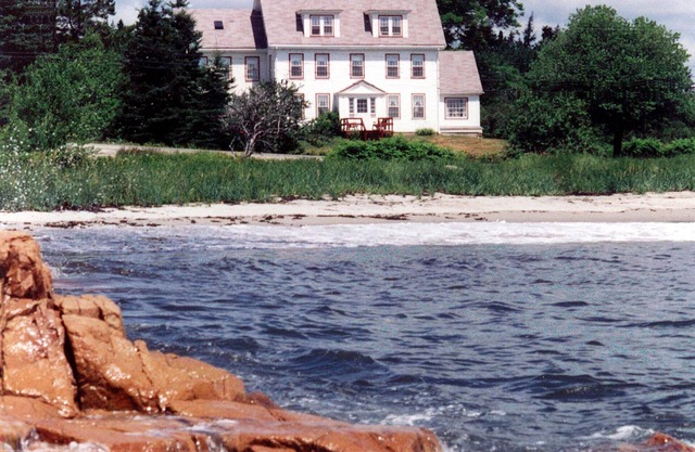 Sea Captain's on 200 acres & Sand Beach, 5 mins to Acadia Nat'l Park at Schoodic