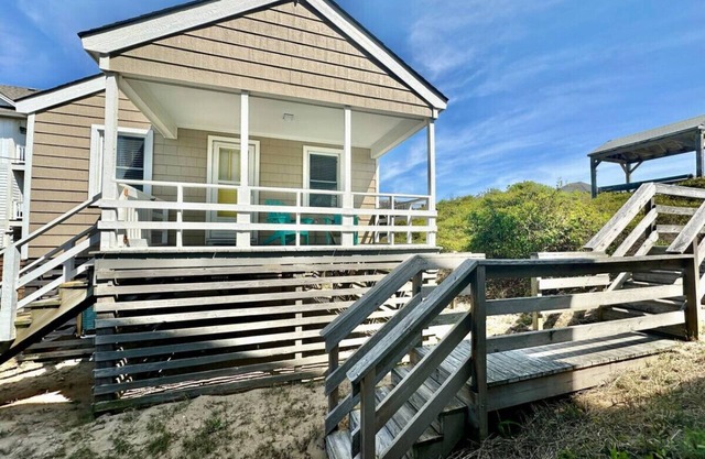 Sea Captain's Cottage Oceanfront