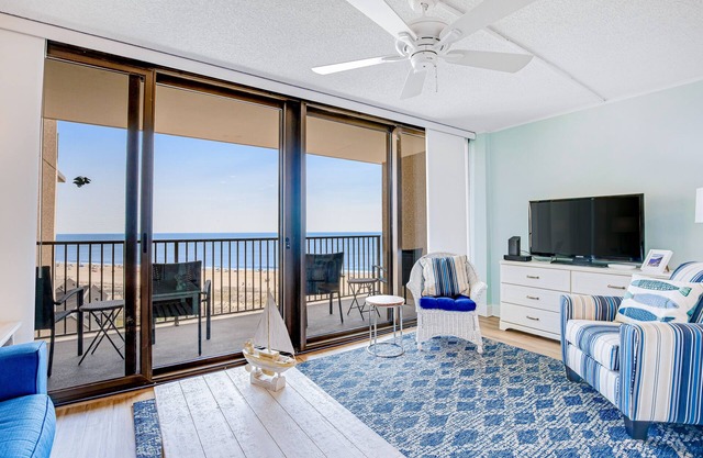 Sea Colony Ocean 8th-floor condo with tennis & basketball courts