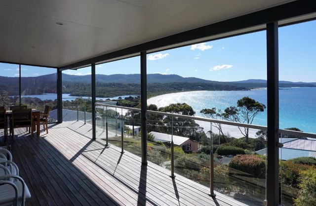 SEA EAGLE COTTAGE Amazing views of Bay of Fires