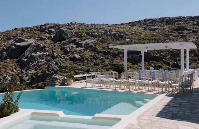 Sea front amazing villa with private pool