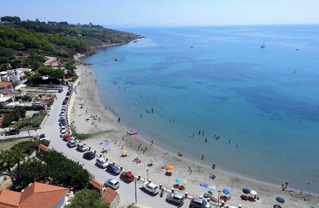 Sea Front Apartment 4 Beds With Balcony 250 Meters From the Beach