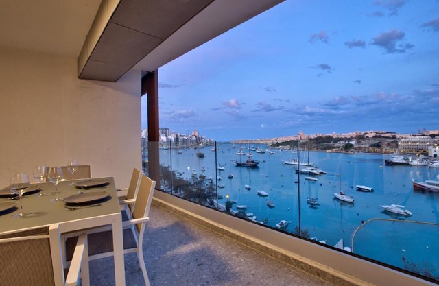 Sea Front Spacious Valletta Views Apartments