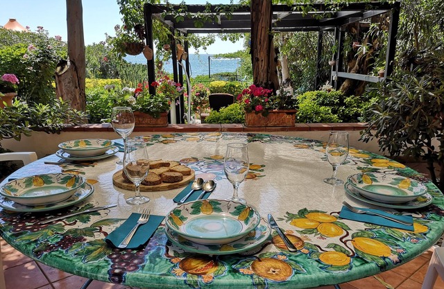 SEA FRONT VILLA - VILLA FERRERO DOMUS MARIIS 50 METERS FROM THE BEACH