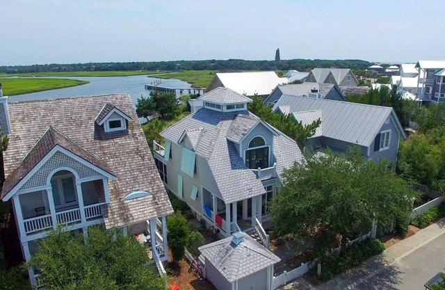 Sea Horse Cottage 2.5 Bedroom BHI Creek Front - Marsh front Expansive vi