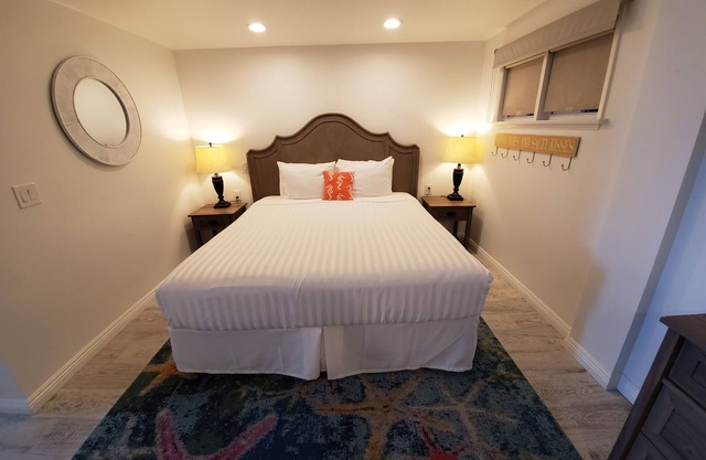 Sea Horse Resort - Villa Ocean Front One Bed Ste - King Deluxe [2. 3}