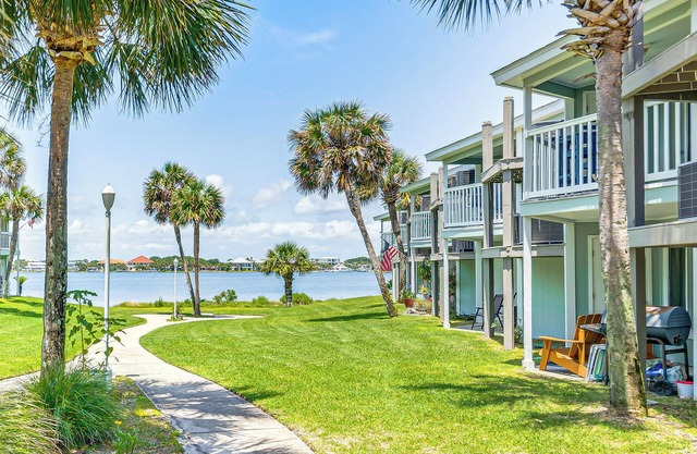 ‘Sea La Vie’ Condo: Pensacola Beach Access!