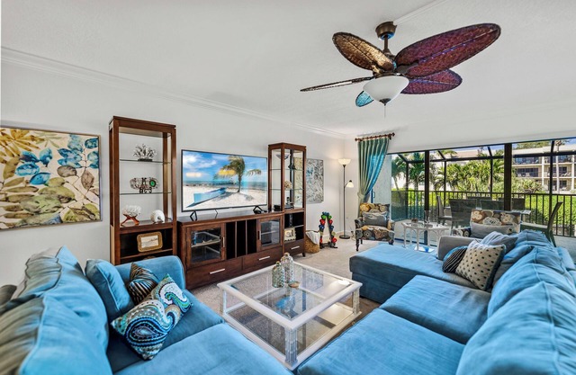 Sea Oats 121 - 2 bed/2 Bath - Beachview - Tennis Courts, Pool - Elevators