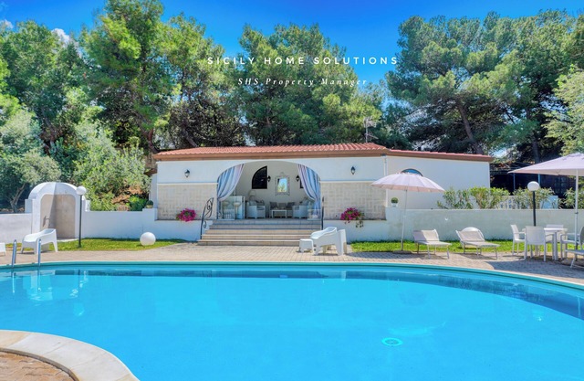 Sea Sweet Relaxation with view cottage with pool by Sicily home Solutions