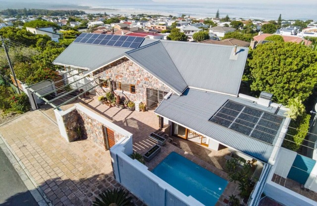 Sea Valley Lodge X | 180 degree sea views