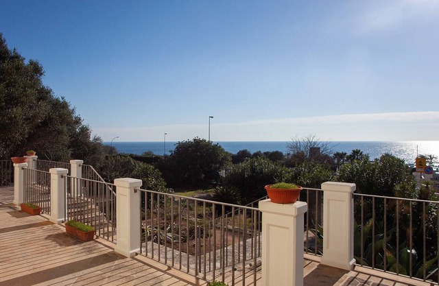 Sea view 4-bedroom villa above Porto Miggiano beach m300