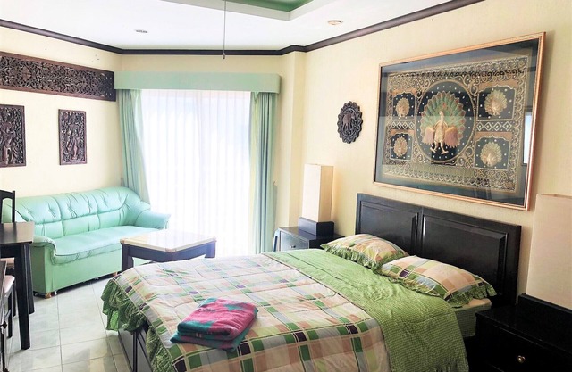 Sea View Apartment Rimhad Condominium Pattaya