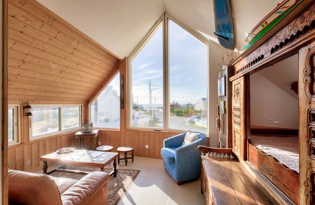 Sea view - House for 4, 500m from the beach