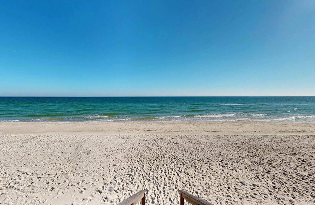 Seaclusion Beauriful Beachfront Home