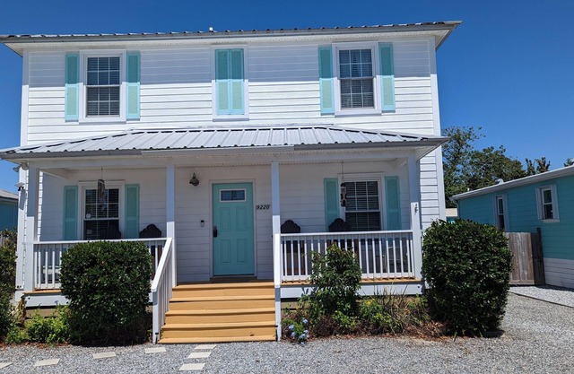 Seadog Beach House-dogs OK-1 block to dogs OK Gulf FL-Mexico Beach-Port St. Joe