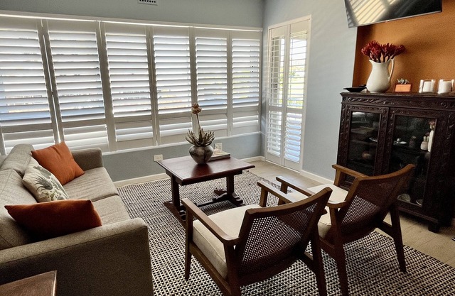 Seafront one bedroom apartment on Beach Road Cape Town Westridge A