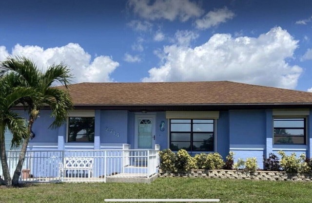 Seahorse Themed, Cozy Cottage that Feels Like Home