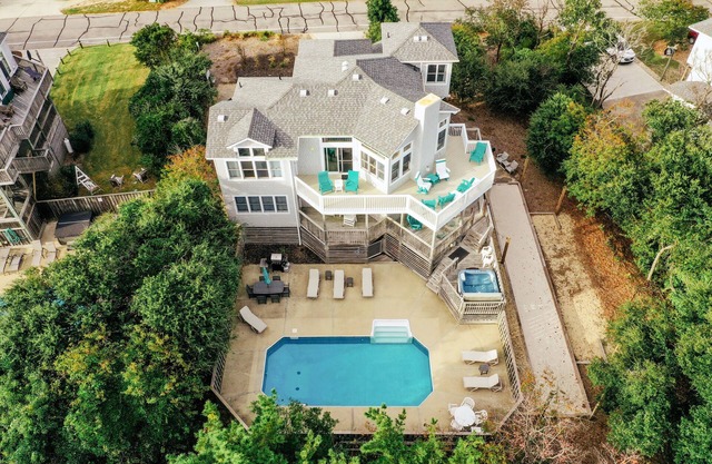 SEAk OBX Beach Escape- bocce/horseshoe court, hot tub, pool, gym- in ❤️ of Duck