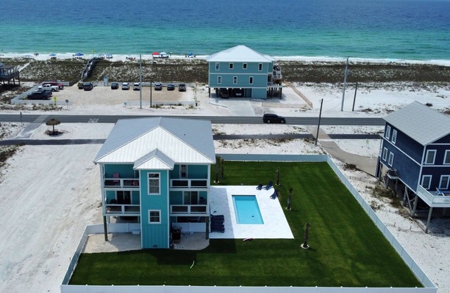 Seas the Day-Gulf View Private Pool Home Across the Street from the Beach