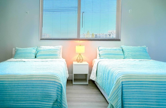 Seaside Breeze, New Clean Views