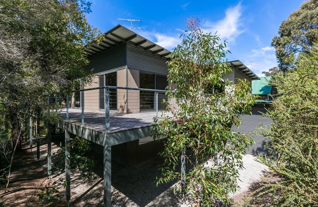 Seaside Delight I Walk to Beach I 2 Living Rooms