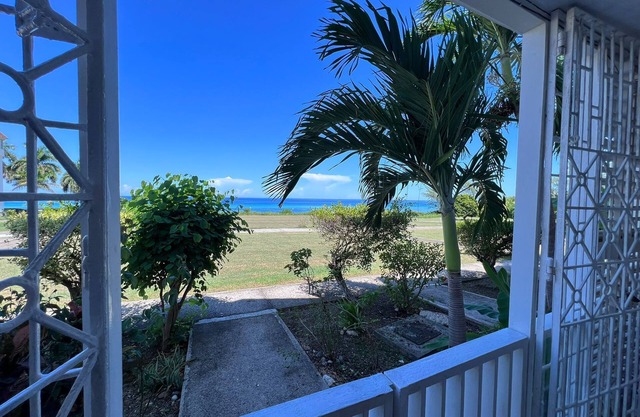 Seaside One Bedroom Escape