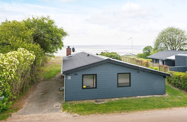 Seaside Retreat with Swing - By Traum Ferienwohnungen
