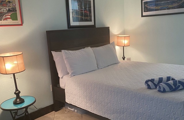 Seaside Serenity Apt with ✔Oceanview ✔ Balcony, ✔ kitchen, ✔ WiFi