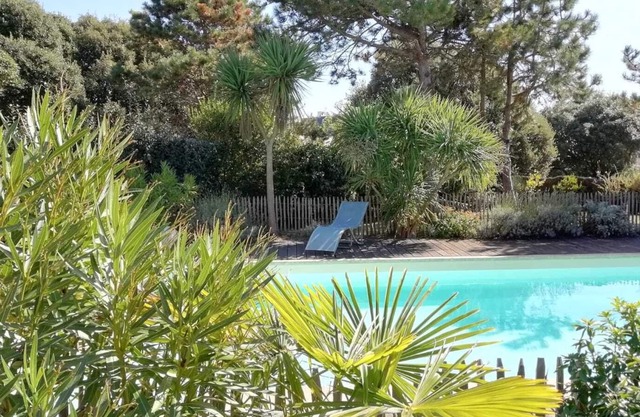 Seaside Villa La Baule wild coast swimming pool garden with trees 6 bedrooms 12 people