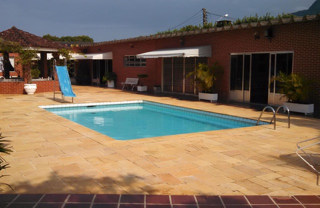 Season house in Peruibe with pool and great entertainment at the sea