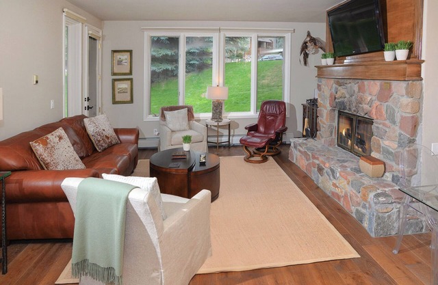 Seasons Lodge 104 | Cozy 2BR Condo in Arrowhead Village
