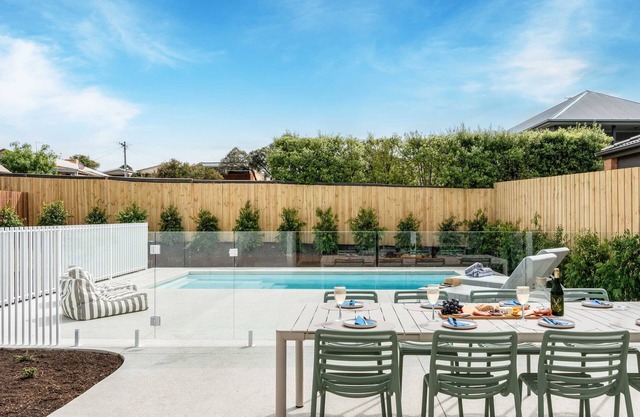 Seaspray Cottage - Heated Pool, Beach