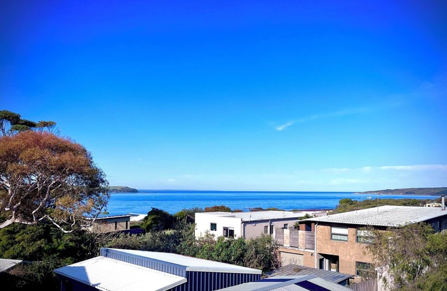 Seaspray Getaway Holiday House with Stunning Ocean Views. Ideal for families.
