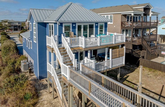 SeaStars & Buoy | Oceanfront | Hot Tub