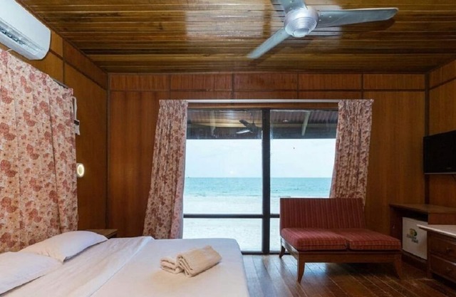 Seaview Chalet #5 Beachfront Cenang Beach Langkawi