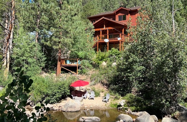 Secluded 3 bedroom River front cabin + man cave