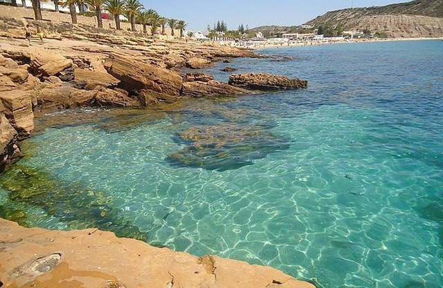 Secluded, 3 Bedrooms, heated pool, stunning views
