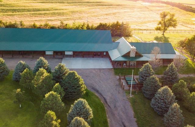 Secluded and spacious retreat in western Nebraska. nPet-friendly!