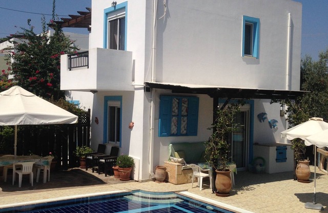 Secluded bliss : detached villa with private pool, 5 mins drive to Lindos