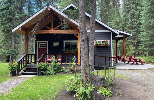 Secluded Cabin Near Glacier Park and Big Mountain
