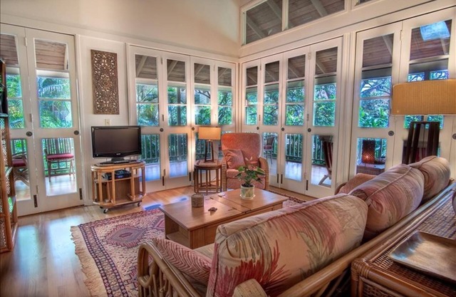 Secluded Corner Condo w/Nature Views, Wrap-Around Lanai, Free WiFi, Shared Pool